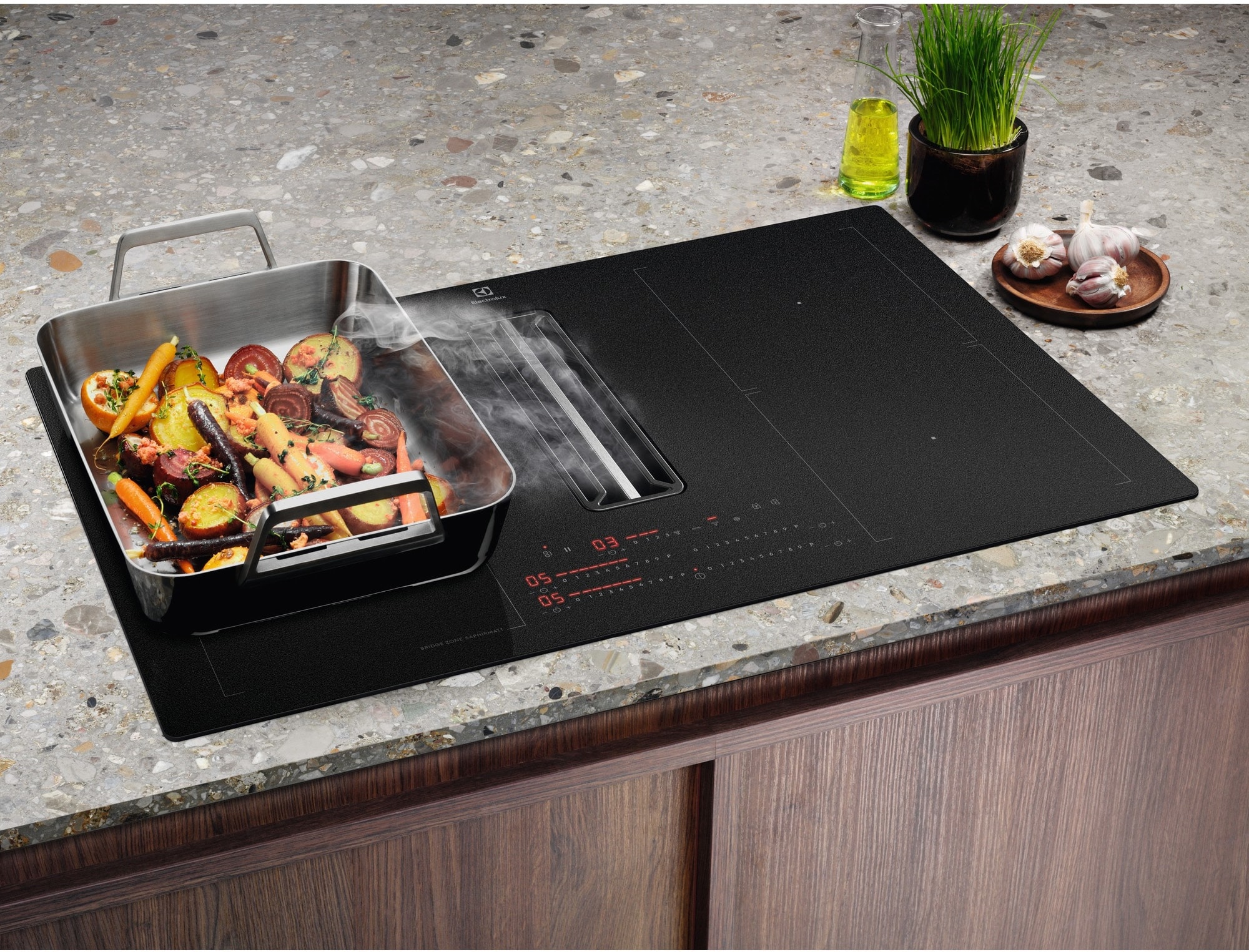 KCC84450CZ ELECTROLUX Plaque Ind Aspirante L80cm 4 Feux SaphirMatt Recyclage